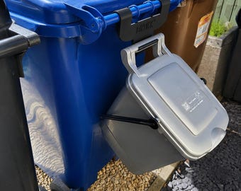 BINLINK™ Food Caddy Hook For UK Wheelie Bins + FREE Bag Clip