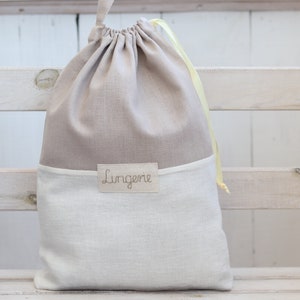 Borsa lingerie in lino beige, borsa da viaggio per lavanderia, accessori da viaggio con etichetta personalizzata, regalo per la luna di miele, borsa per biancheria intima immagine 6