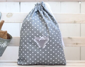 Cadeau pour son 30e anniversaire, sac de lingerie de voyage, sac de sous-vêtements mignon gris pour elle, cadeau de douche nuptiale, sac à cordon réutilisable