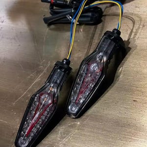 Luz de freno e intermitente trasera LED BMW | R 1250 Gs Gsa R 1300 Gs S 1000 Rr Xr R M 1000 Rr F 900 Gs | Intermitente y luz de freno trasera Plug and Play para motocicleta