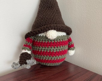 Freddy Krueger Inspired Gnome, Nouveau, Fait à la main sur commande, Environ 11 pouces de haut