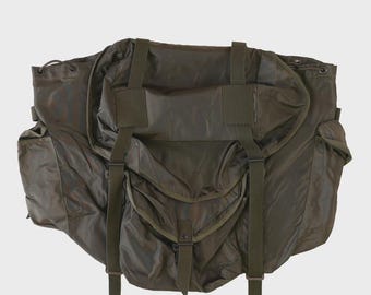 未使用オーストリア陸軍戦闘パック - 本物の軍放出品オリーブドラブリュックサック