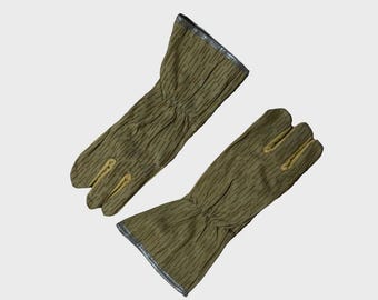 未使用の東ドイツ軍ストリヒターン冬用手袋 - 本物のNVAレインパターン軍放出品