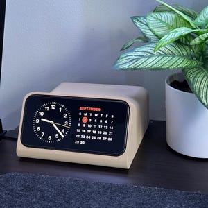 iPhone StandBy Dock | MagSafe Ladestation | Apple Watch & AirPods Ladehalter | Nachttisch Handyhalter | Minimalistischer Schreibtischständer