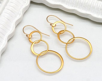 Gold Linked Circle Earrings,Triple Circle,Gold Filled,Gold Vermeil,Eternity Circles,Three,Delicate,Eternity Earrings,Graduation,Bridesmaids