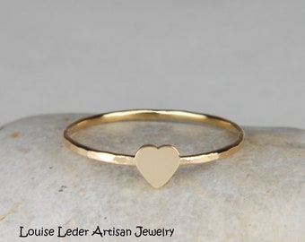 Dainty 14K Solid Gold Heart Ring for Women - Hammered Band