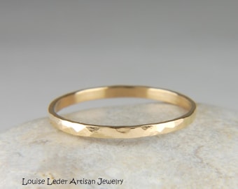 18K Gold Ring for Woman, Hammered Gold Ring Minimalist Gold Wedding Ring 18K Gold Band Rustic Ring Women