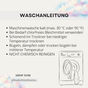 Puede incluir: Una tarjeta informativa blanca titulada WASCHANLEITUNG con instrucciones de cuidado en alem&aacute;n, incluyendo lavado a m&aacute;quina a 30 grados Celsius o 90 grados Fahrenheit, blanqueador sin cloro, secado a baja temperatura, planchado medio y no lavar en seco.