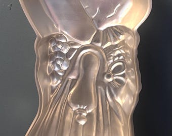 Vintage 1975 Holly Hobbie Cake Pan Wilton, Retro Aluminum Baking Mold, 70s Kitchen Decor, Nostalgia Bakeware