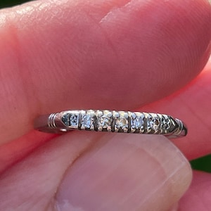 Antique 1930s 5 diamonds  Diamond PLATINUM Wedding Ring Band 5 points total weight