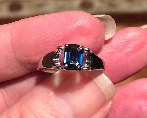 Beautiful Blue Sapphire Ring - Kaufmann de Suisse Diamond Jewelry Delray  Beach FL