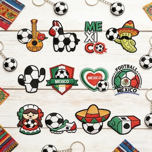 Puede incluir: Una colección de parches bordados y llaveros de fútbol. Los parches presentan diseños de temática mexicana, incluyendo una guitarra, una piñata, un cactus y la bandera mexicana. Los llaveros tienen un diseño de balón de fútbol.