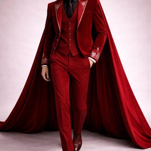 Rood fluwelen gotisch pak voor heren - Royal geborduurde capeblazer - Victoriaans regentschapstijl 3-delig pak - luxe bruiloft galaoutfit -