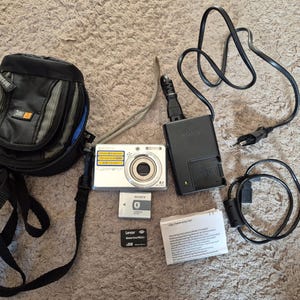 Sony Cyber-shot DSC-S780 Digital Camera Full Kit | Vintage Digicam Y2K Aesthetic | 8.1MP CCD Sensor Retro Photography | Tested & Working