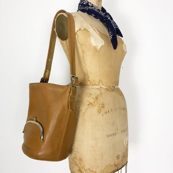 Bonnie Cashin RARE tan bucket bag c1960 Meyers Coa