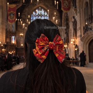 Harry Potter Hair Bow for Girls – Hogwarts Inspired Handmade Bow – Wizard School Boutique Hair Accessory – Magical Birthday Gift
