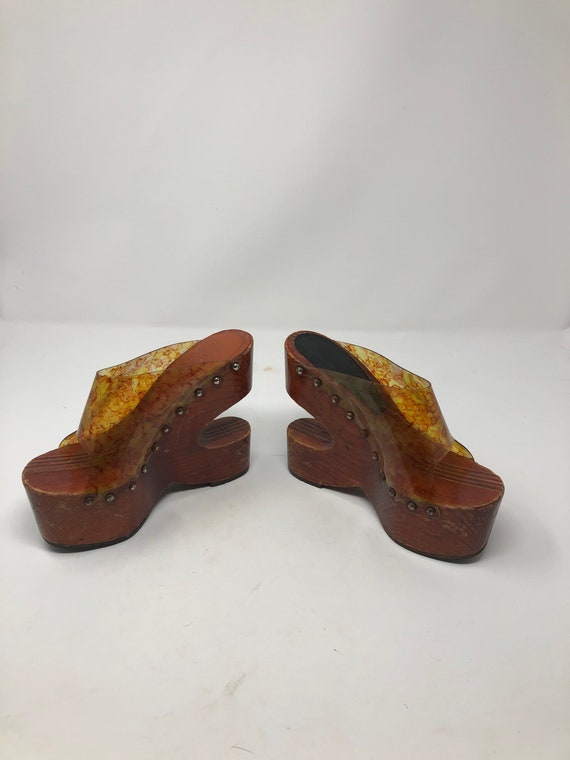 Vintage 1960s Slide On Chunky Wood Cut Out Heel Pl