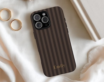Gepersonaliseerde bruin gestreept telefoonhoesje | Aangepaste naam neutraal esthetisch iPhone-hoesje | Preppy verticaal gestreept Samsung-hoesje | Minimalistisch cadeau