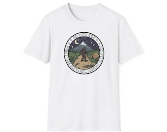 Gehen Sie draußen Worst Case Scenario Bigfoot Tee Lustiges Wandern Geschenk T-Shirt (Gildan Softstyle)