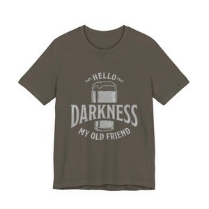 Camiseta estilo Guinness "Hola, oscuridad, mi viejo amigo" (Bella Canvas) imagen 6