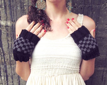 Fingerless Gloves Knit Crochet Womens Ladies Knitted Black Gray Checkered