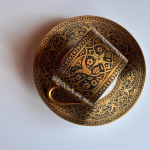 Antyczny duży spodek do filiżanki do herbaty Limoges – porcelana F. Legrand Cie w kolorze czarnego złota