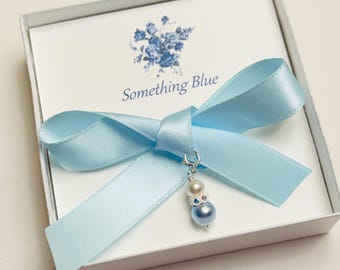 Charm de ramo "Algo azul", regalo nupcial para mi mejor amiga, regalo nupcial de mamá con tarjeta de regalo personalizada, regalo de boda para la abuela
