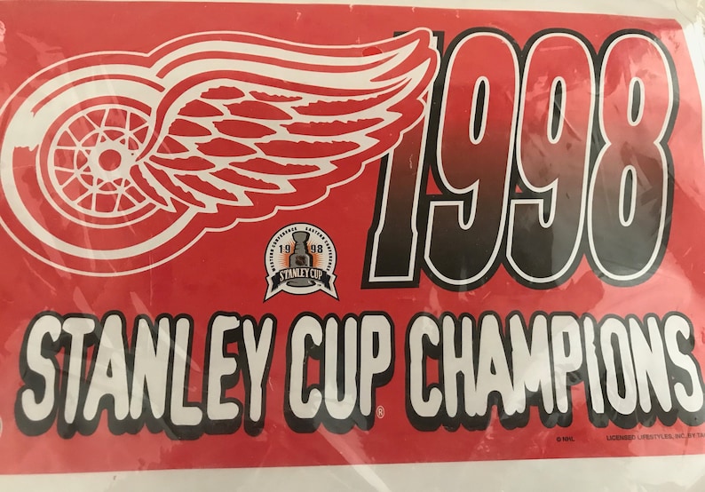Souvenir Detroit Red Wings 1998 Stanley Cup Championship Hockey Team Banner Red Wings Flag.