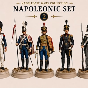 Könnte beinhalten: Ein napoleonisches Set mit fünf detaillierten Figuren von Soldaten in historischen Uniformen. Die Figuren stehen auf kreisförmigen Sockeln und halten Waffen. Der Text "NAPOLEONIC SET" und "2" ist oben im Bild zu sehen.