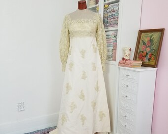 Vintage 1960's Cream Wedding Dress with Lace Appliques And Seed Pearl Beading Watteau Bow Back / Montaldo's / XS to Small