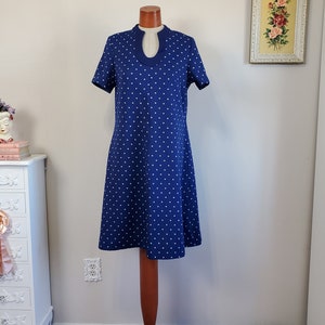 Easy Breezy | Vintage 1960&#39;s / 70&#39;s Mod Style Navy Blue and White Square Polyester Knit Shift Dress | Large