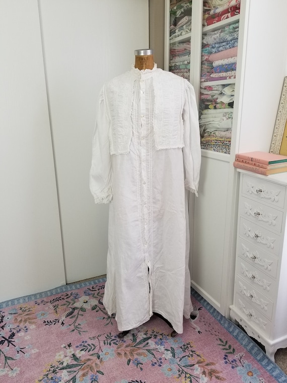 Antique Early 1900's Edwardian Or Victorian Bright White Lace Nightgown Long Length Romantic Lace Nightgown / Medium to Large
