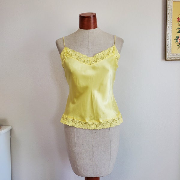 Vintage Y2K banane jaune soie haut marguerite fleur dentelle garniture bretelles spaghetti | République bananière | Petit