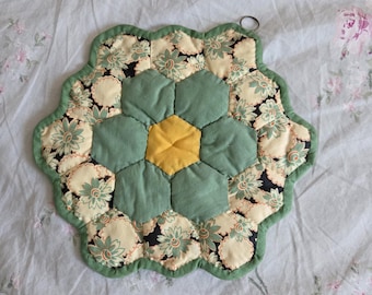 Retazo de colcha vintage de los años 50, diseño hexagonal, posavasos decorativo para pared con estampado de jardín de flores de la abuela, color naranja y verde.