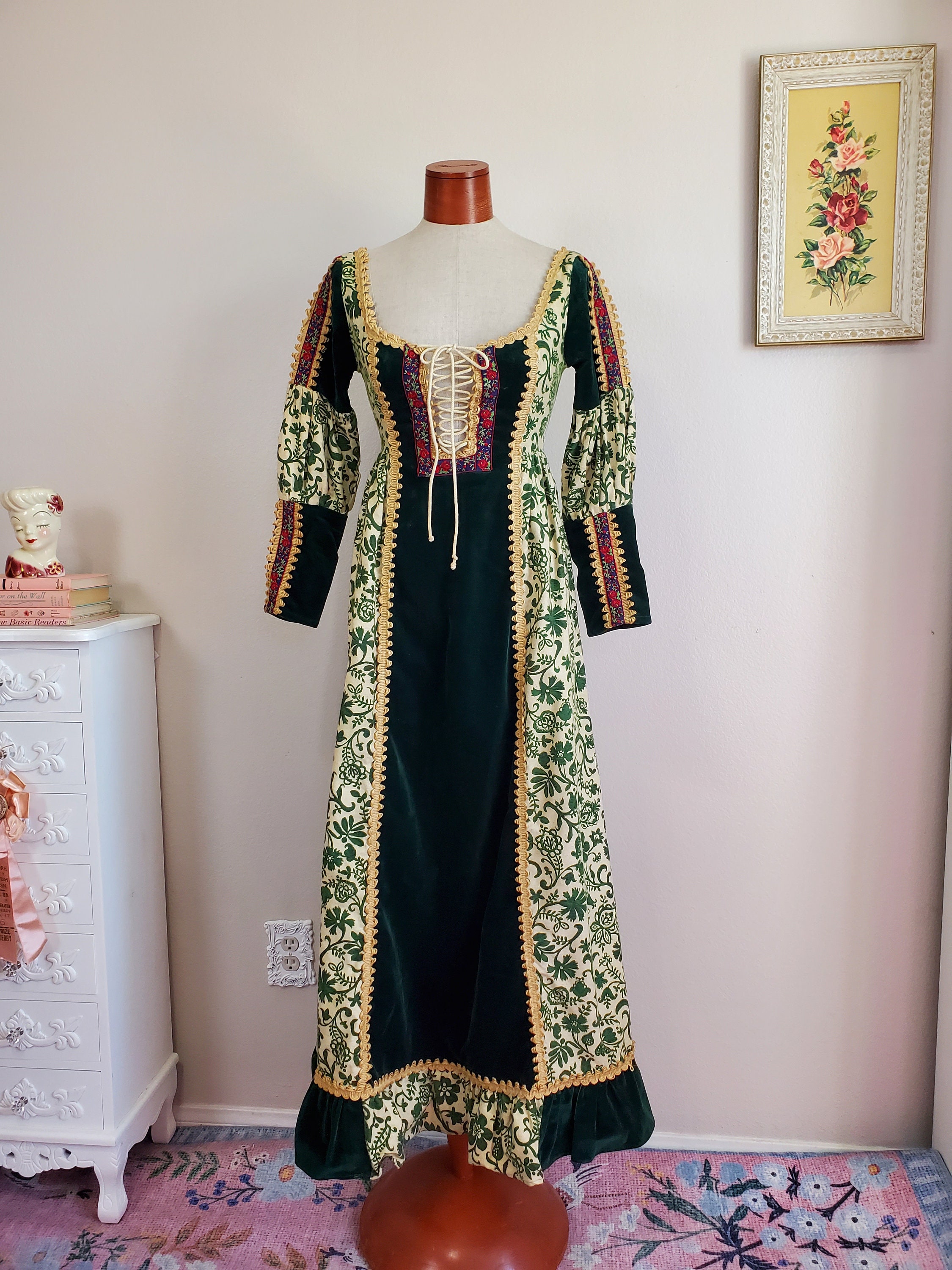 irish princess dress Vintage 1969 Black Label Gunne Sax Dress Irish Princess Green Velvet  Botanical Print Jute and Jacquard Rose Trim Medieval Dress | Size 7 XS