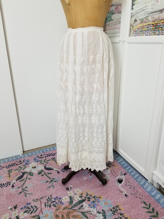 Antique 1910's Edwardian White Cotton Lawn Heavily