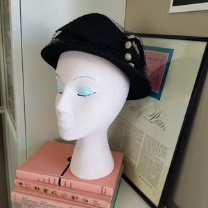 Vintage 1940's Black Wool Felt New York Creations Topper Hat image 3