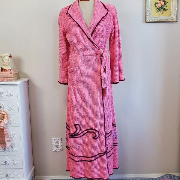 Cozy Time | Vintage 1940's / 50's Pink and Purple Flower Chenille Tie Front Robe | Medium to Large