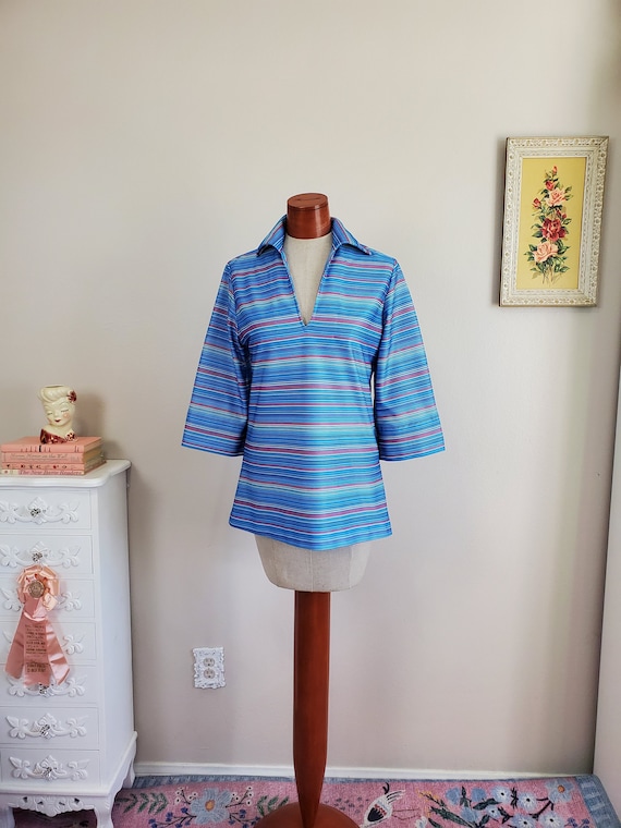 Vintage 1970's / 80's Blue Red Collared Tunic Blou