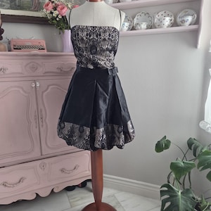 Jessica McClintock | Vintage Y2K Black Lace and Satin Bubble Hem Homecoming Formal Dress | XL 16