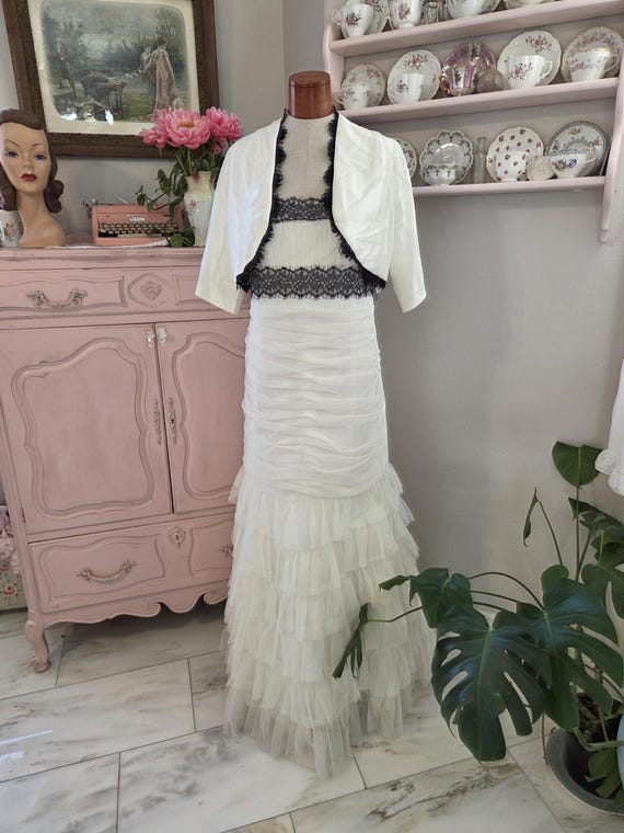 wedding ivory dresses Ivory Lace Applique Long Sleeve Wedding Dress with Slit V-Neck Bridal Gown W0148 Custom Colors / US4 main image 1