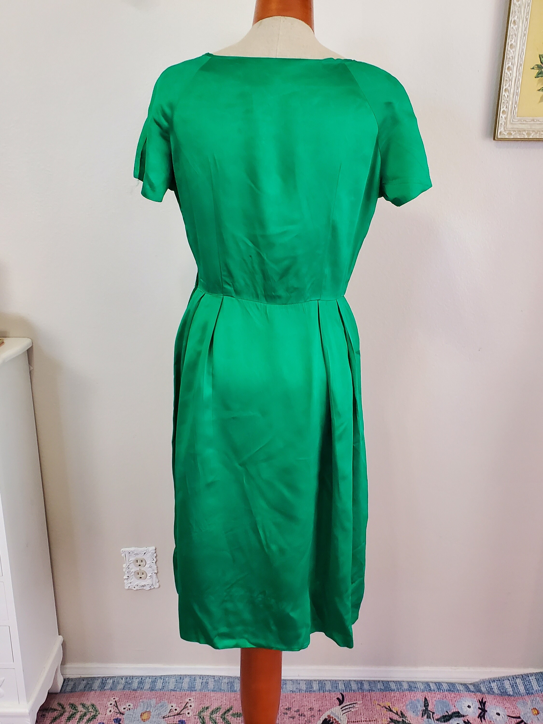 Vintage 1950's Emerald Green Satin Party Dress Notched Neckline | Opening  Night | Medium | Slightly Woudned - Etsy