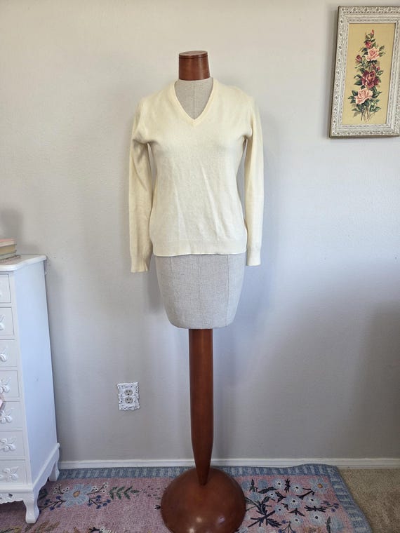 The Scotch House Vintage 1960's Cream Cashmere Pull on V Neck