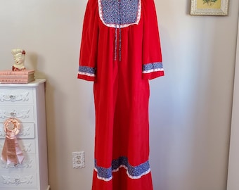 Cozy and Cute | Vintage 1970's Red Fleece And Blue Calico Floral Lounge Robe Zip Front Hooded Housecoat | Evelyn Pearson | Medium to Large