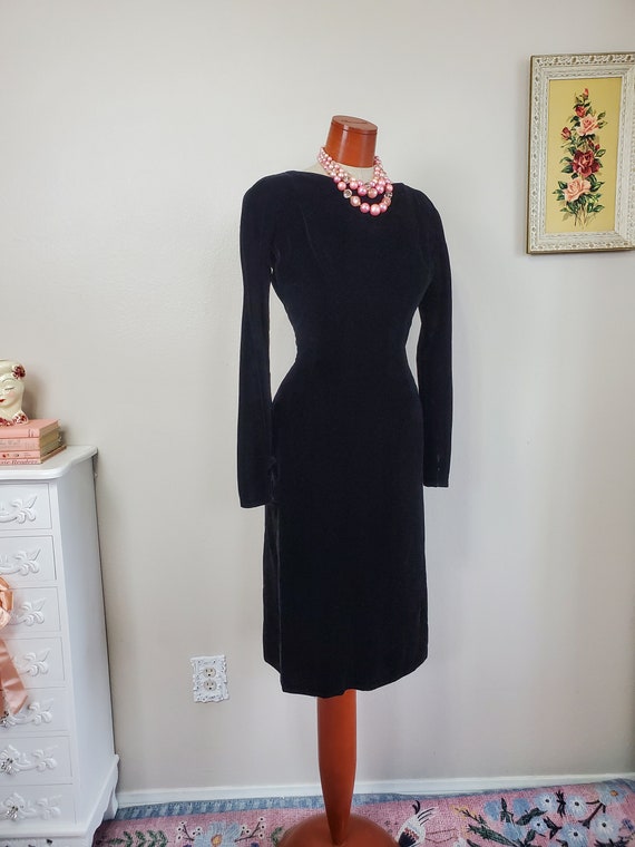 Vintage 1950's Black Velvet Wiggle Dress Long Sle… - image 3