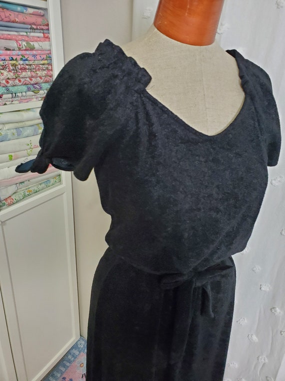 Vintage 1970's Black Velour Terry Cloth Dress Puf… - image 4