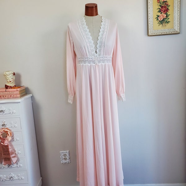 Vintage 1970's Ballet Pink Long Robe With Lace Volume | OLGA Secret Stretch | 34 Small to Medium | Soft Feminine Balletcore