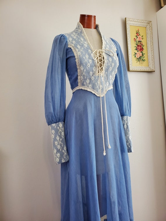 Vintage 1970's Gunne Sax Style Blue and Lace Cors… - image 2