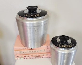 Kromex Vintage 1940-/50-tal Mid-Century Borstad Aluminiumburk Par Mjöl och Kaffe | MCM Heminredning