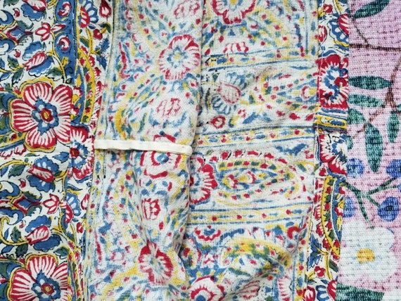 Vintage 1970s uses 40's Textile Paisley and Flora… - image 7